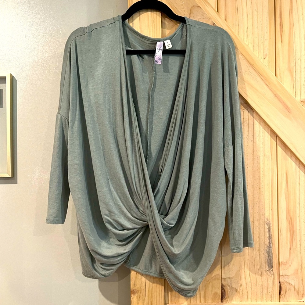 Alya Women’s Small Green Twist/Crossover Top